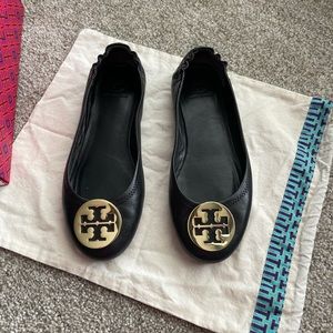 Tory Burch Minnie like new!!